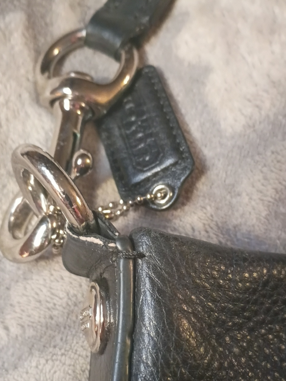 Vintage Couch Purse F15251 Carly Black Leather Shoulder Bag - Picture 6 of 7